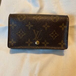 LOUIS VUITTON Monogram Wallet